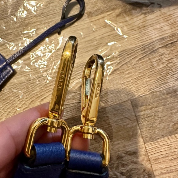 Prada Galleria lux leather crossbody bag - Picture 12 of 14